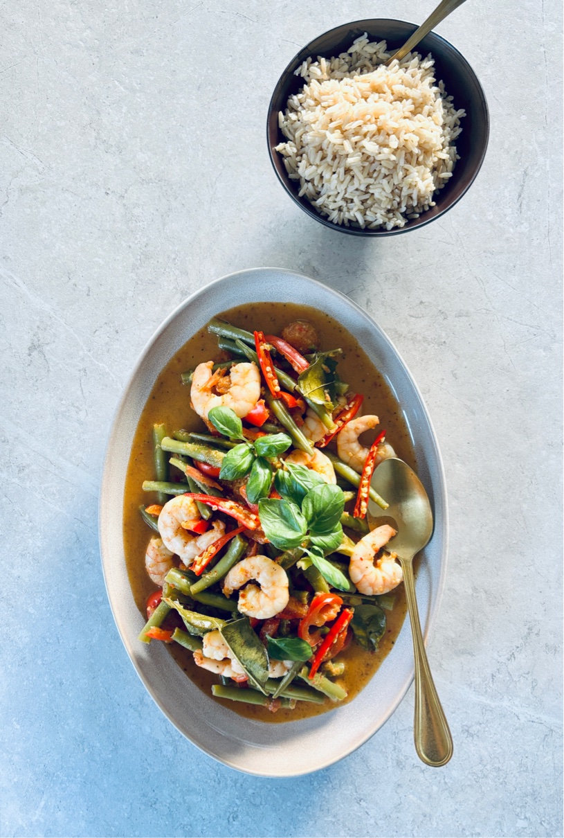 thai red curry stir fry prawns pad ped kung