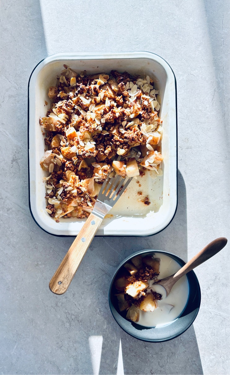 Pear + ginger breakfast crumble