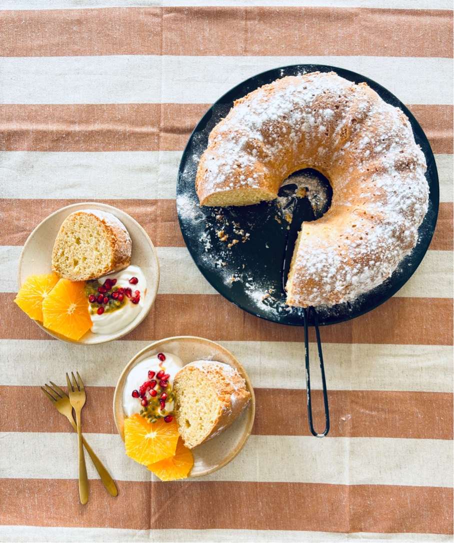 Sugar free sponge cake with orange + greek yogurt