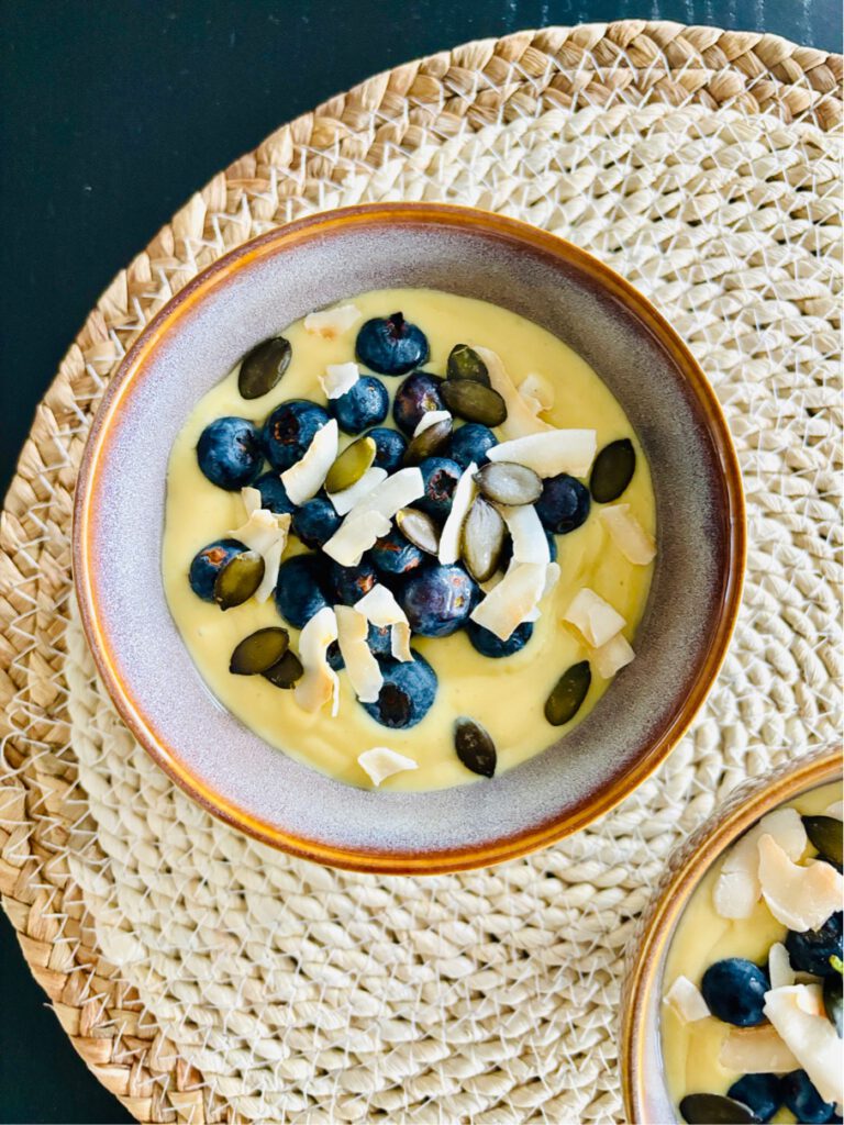 Tropical maca smoothie bowl