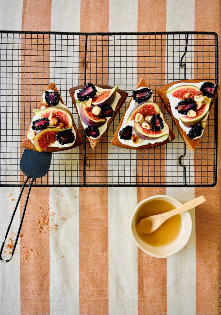 chestnut, fig and blackberry cake gluten free sugar free