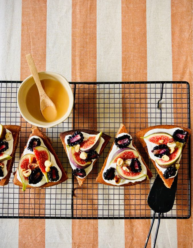 banana bread cake with fig, blackberry and ricotta cream