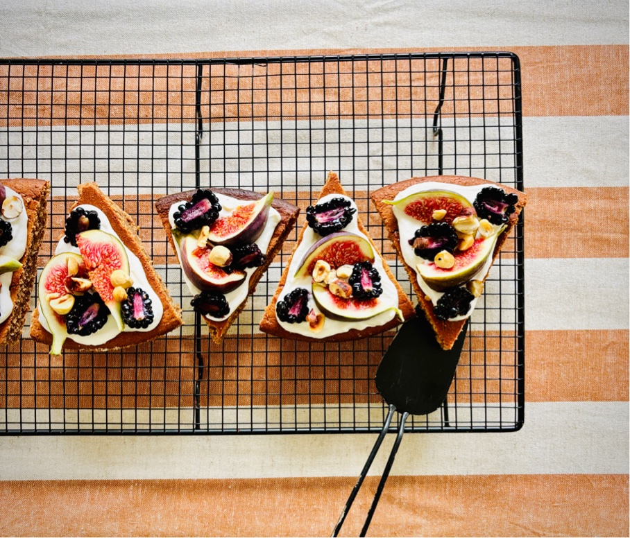 chestnut, fig and blackberry cake gluten free sugar free