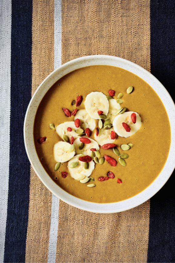 pumpkin spice protein smoothie bowl