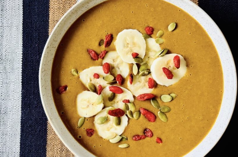 pumpkin spice protein smoothie bowl