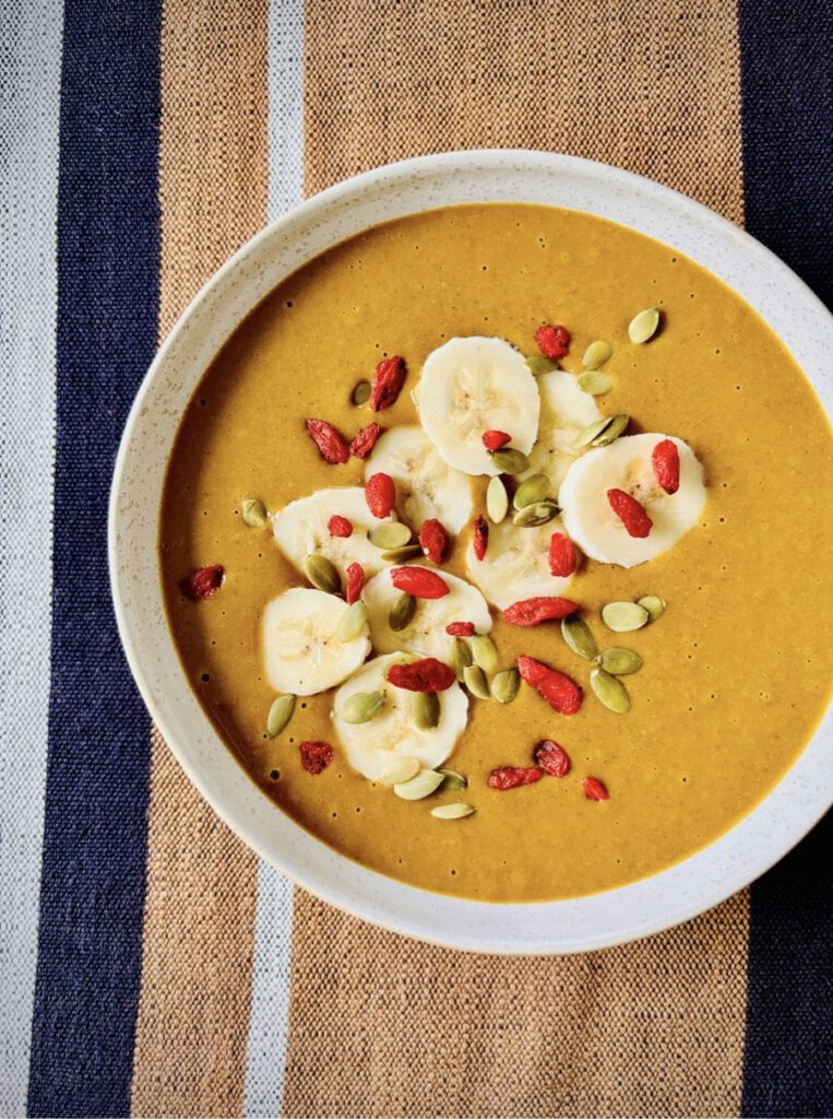 pumpkin spice protein smoothie bowl